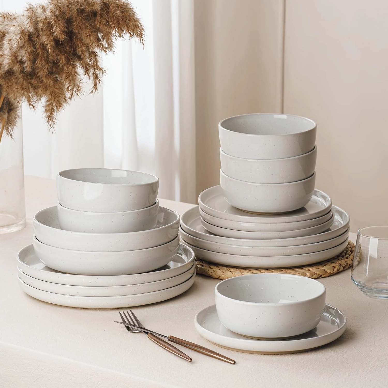 Famiware Milkyway Plates and Bowls Set, 12 Pieces Dinnerware Sets, Dishes Set for 4, White