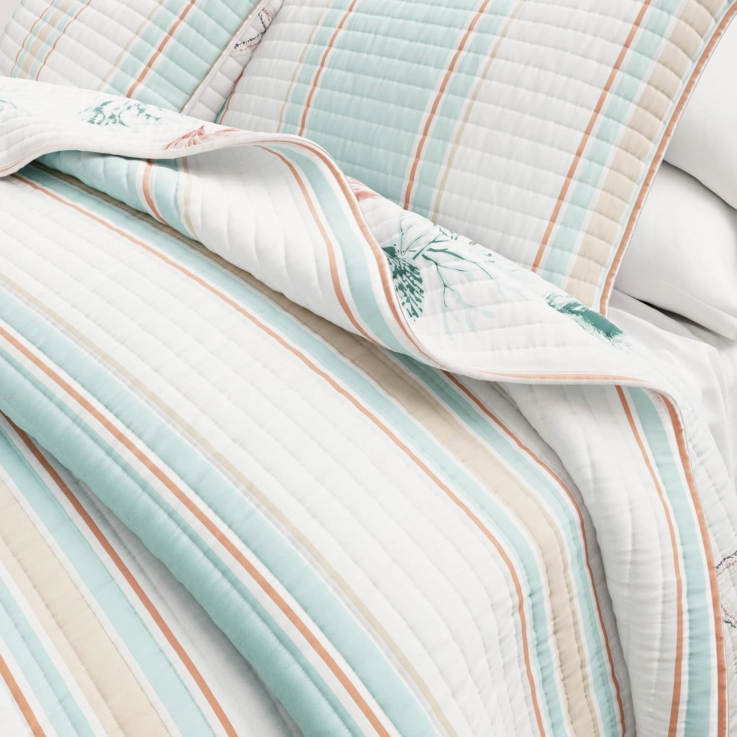 Great Bay Home Full/Queen 100% Cotton Quilt Set with Shams - Reversible Stripe Coastal Prints - Lightweight, Breathable, All-Season Bedding - 3-Piece Queen Bed Set, Flag Stripe/Kelp Breeze
