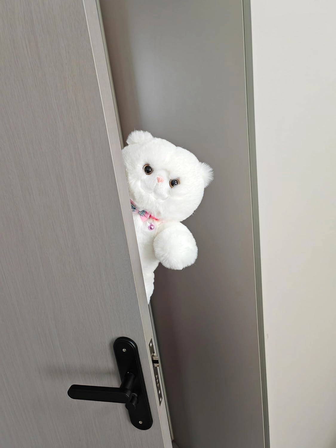 HUIJUFU Realistic Cat Plush Toy 45CM/18Inch- Stuffed Animal Plushie, Lifelike Stuffed Cat, Soft Plush Toy, Peluche de Gato(White)