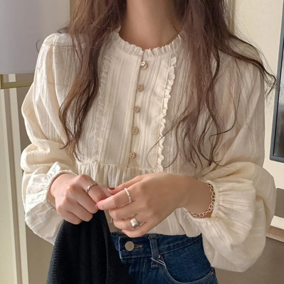 Korean Version of Women's Shirt, Women's Sweet Round Neck Pleated Small lace top, Women's Long Sleeved Shirt top