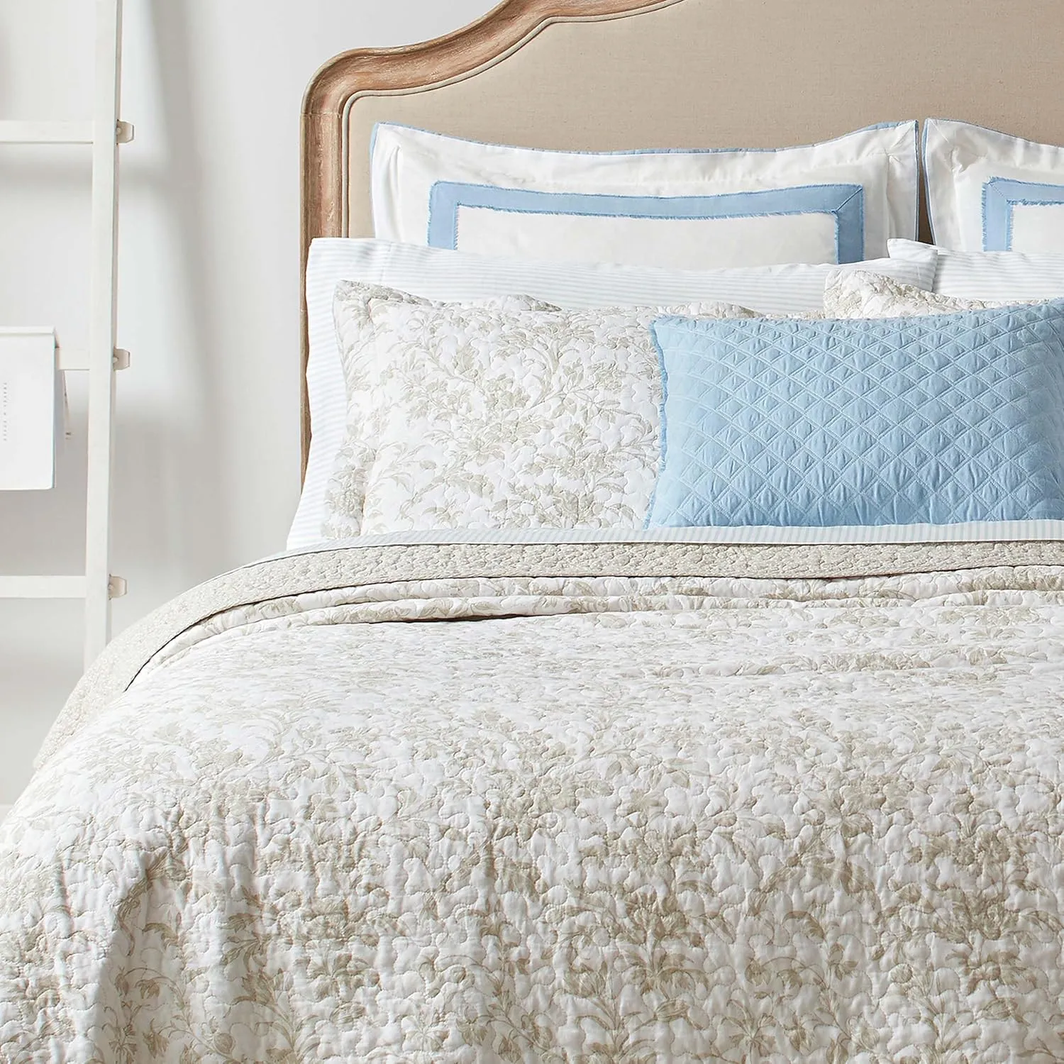 Laura Ashley Home - Queen Quilt Set, Cotton Reversible Bedding with Matching Shams, Home Decor for All Seasons (Amberley Biscuit, Queen)