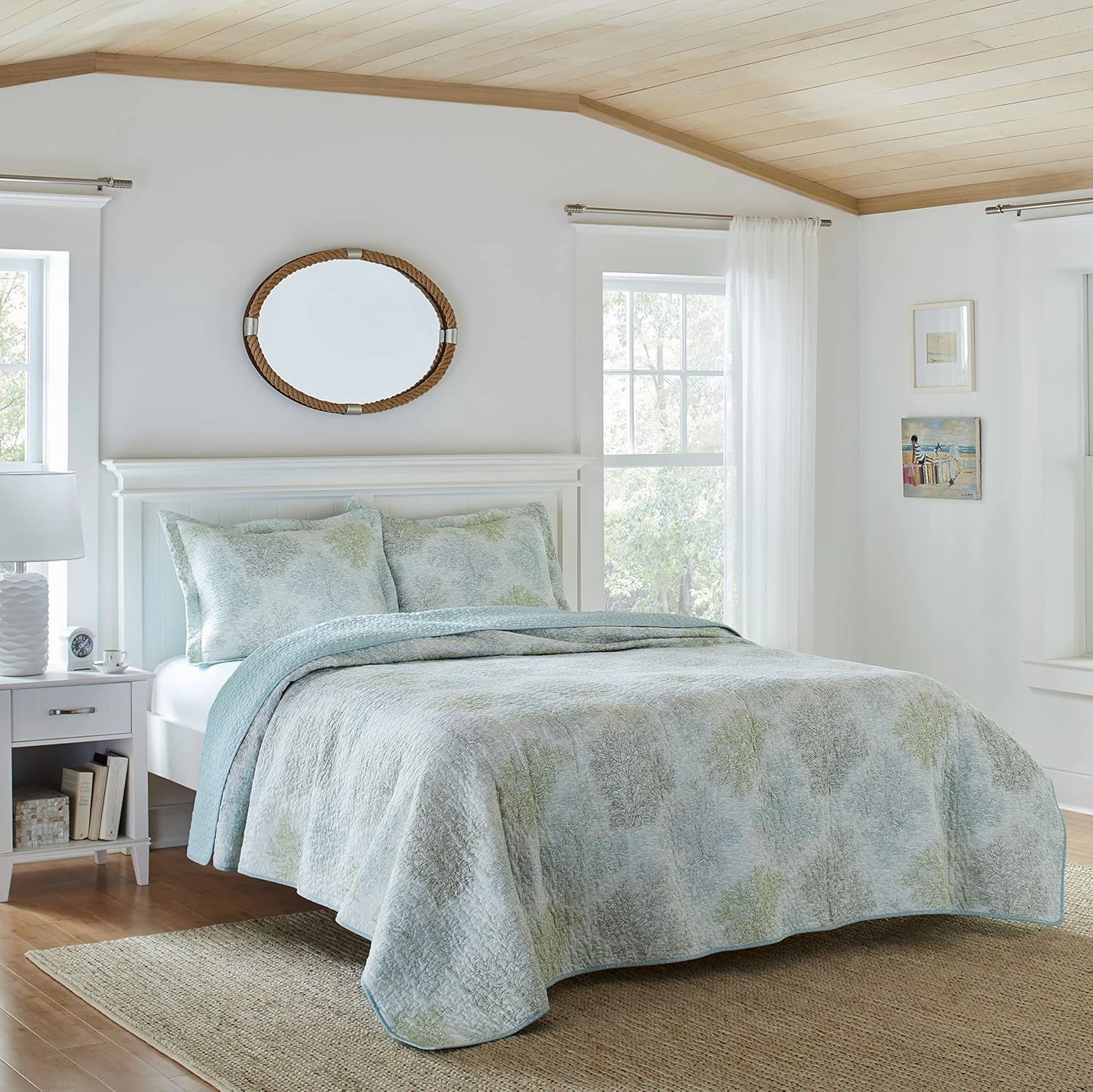 Laura Ashley - Twin Quilt Set, Reversible Cotton Bedding with Matching Sham, Pre-Washed Home Decor for Added Softness (Saltwater Blue, Twin)