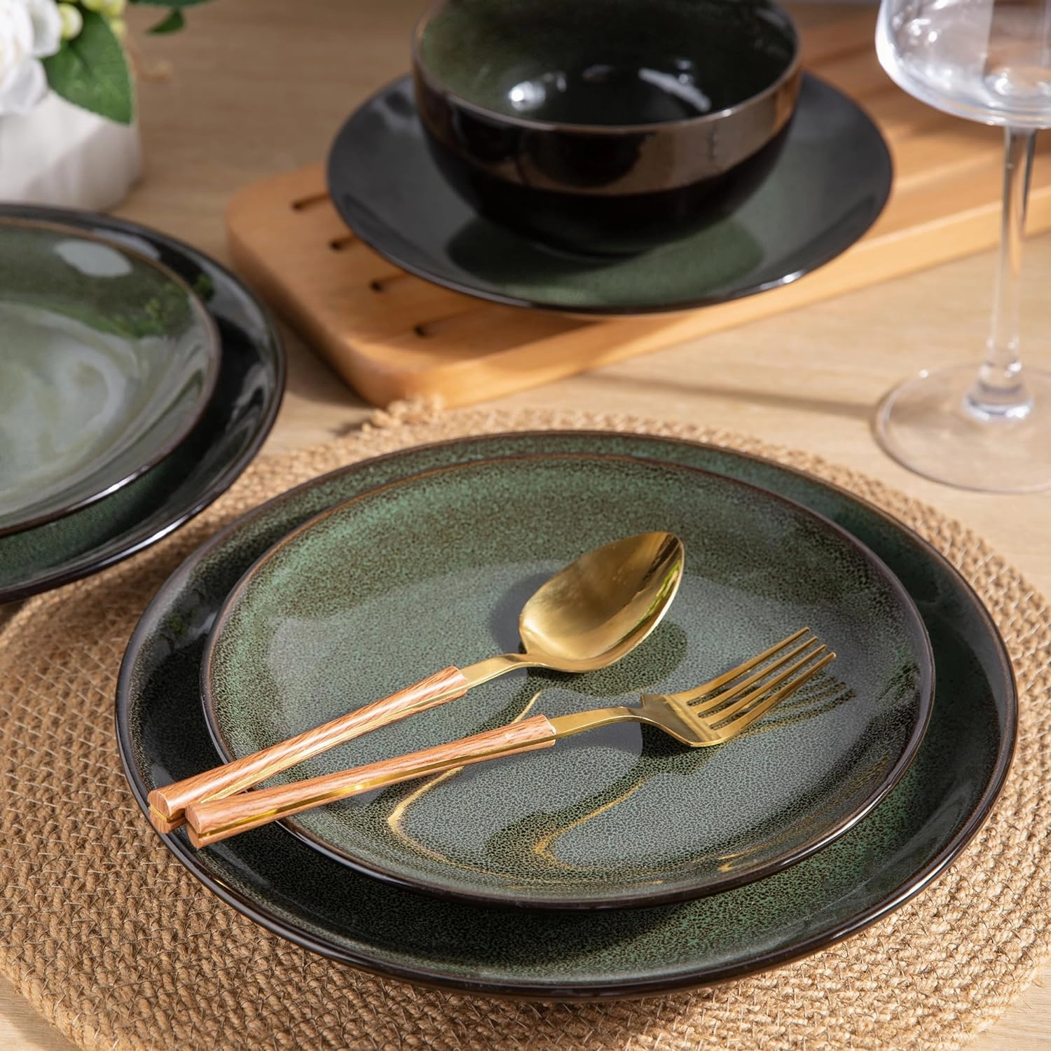 LERATIO Ceramic Dinnerware Sets for 4,Handcraft Stoneware Plates and Bowls Sets,Highly Chip and Crack Resistant | Dishwasher & Microwave & Oven Safe Dishes set,Reactive Glaze Dinnerware- Service for 4