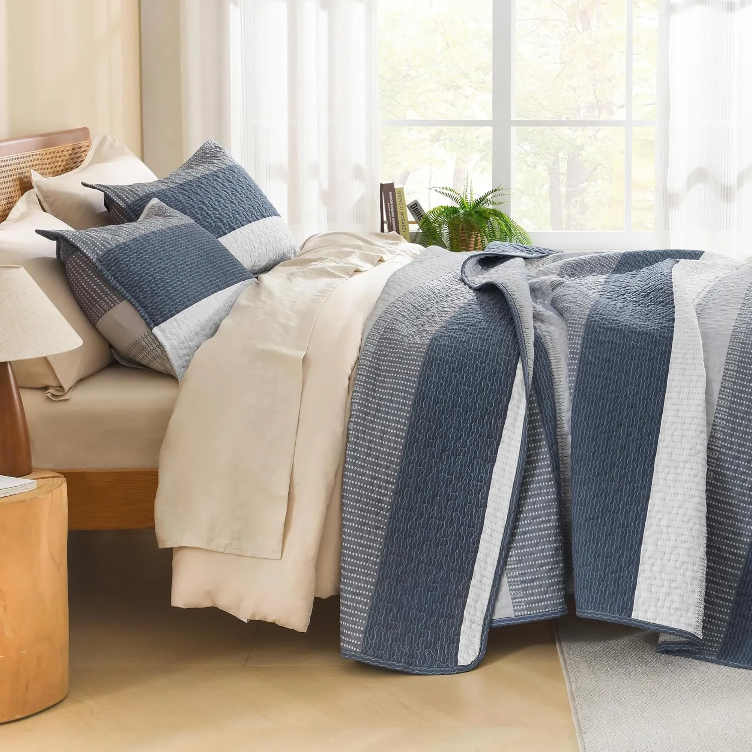 Litanika Queen Quilt Set Navy Blue, Stripe Patchwork Bedspread Coverlet 3 Pieces, Lightweight Microfiber Summer Quilt Bedding Set(1 Quilt, 2 Pillowcases)