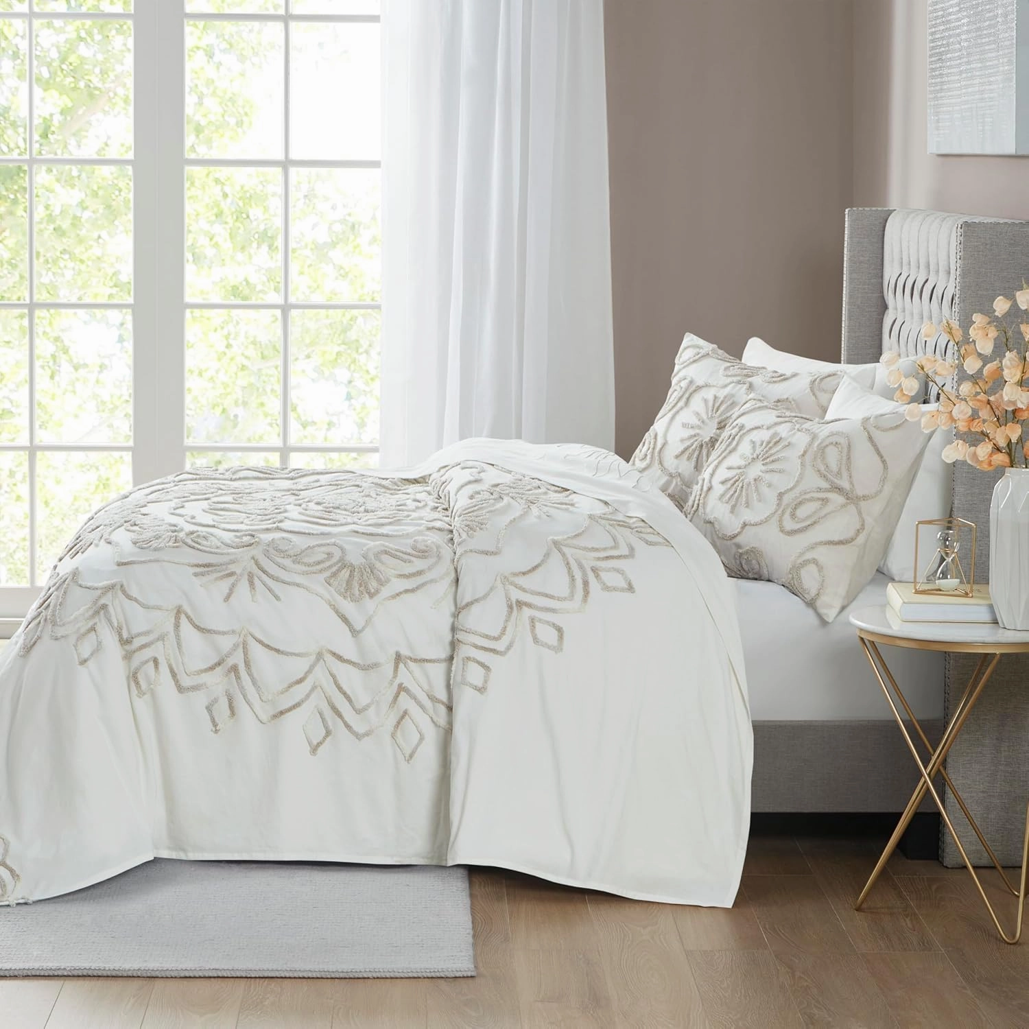 Madison Park Violette Lightweight 100% Cotton Quilt Set, Breathable Chenille Tufted, Shabby Chic Boho Medallion Design, Sham, Ivory/Taupe, Coverlet Full/Queen (90 in x 90 in) 3 Piece