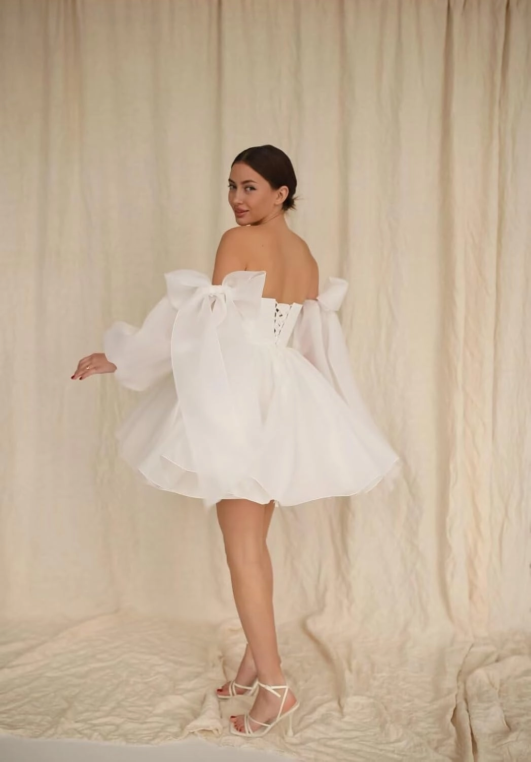 Monlity Off The Shoulder Organza Homecoming Dresses Bow Tie Long Sleeve Prom Dresses Short A-Line Formal Cocktail Party Gown