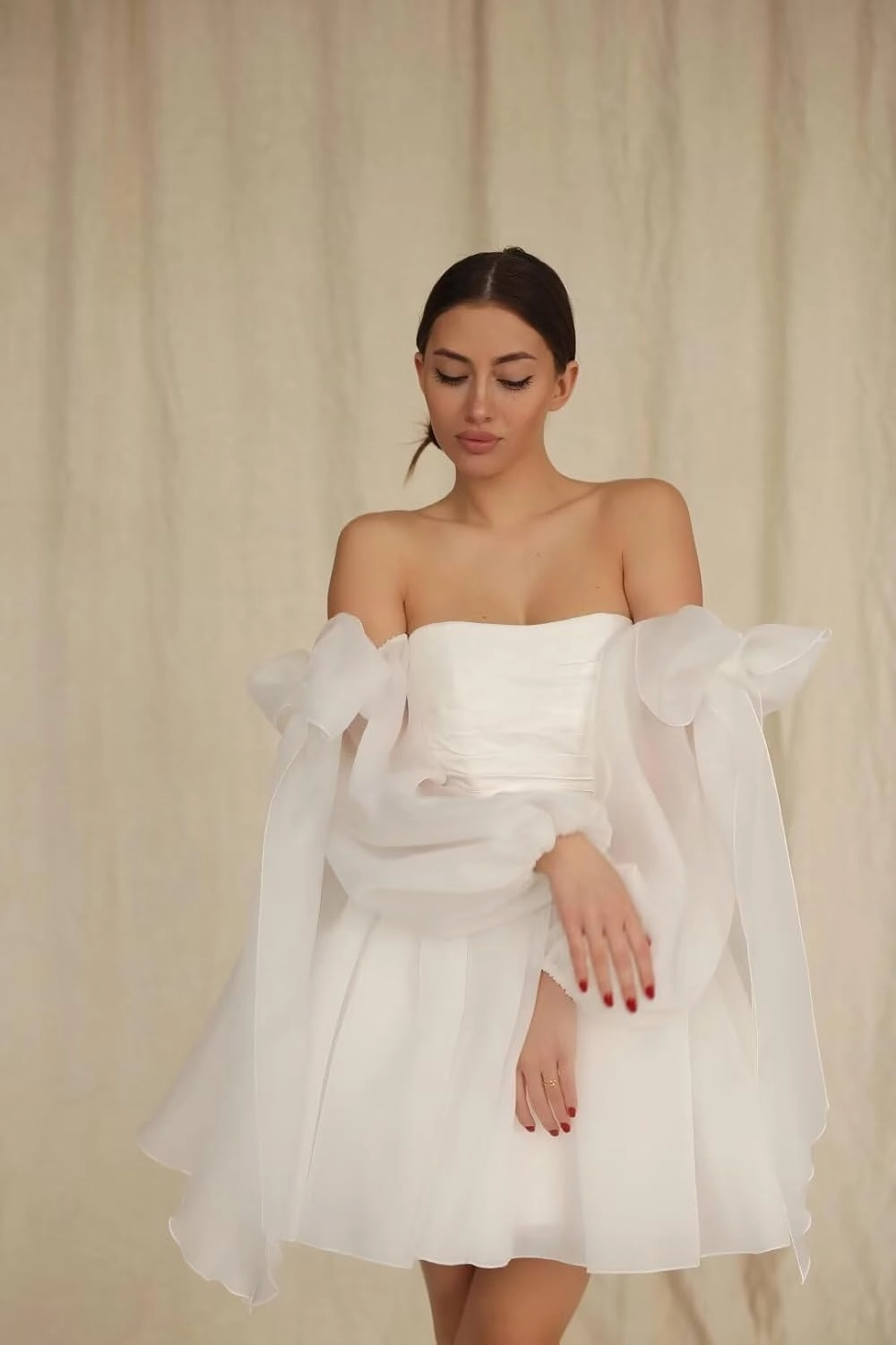 Monlity Off The Shoulder Organza Homecoming Dresses Bow Tie Long Sleeve Prom Dresses Short A-Line Formal Cocktail Party Gown