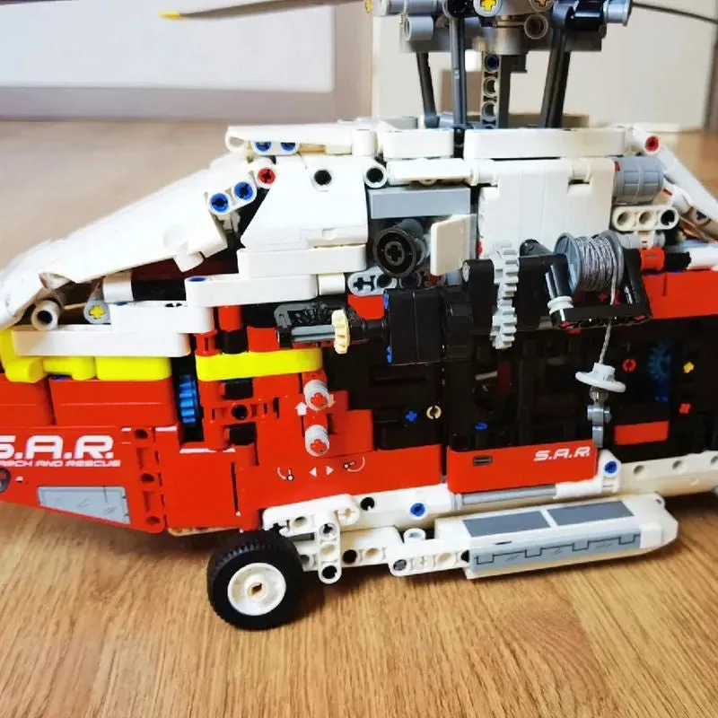 Motorized Airbus H175 Rescue Helicopter Bricks MOC Toy