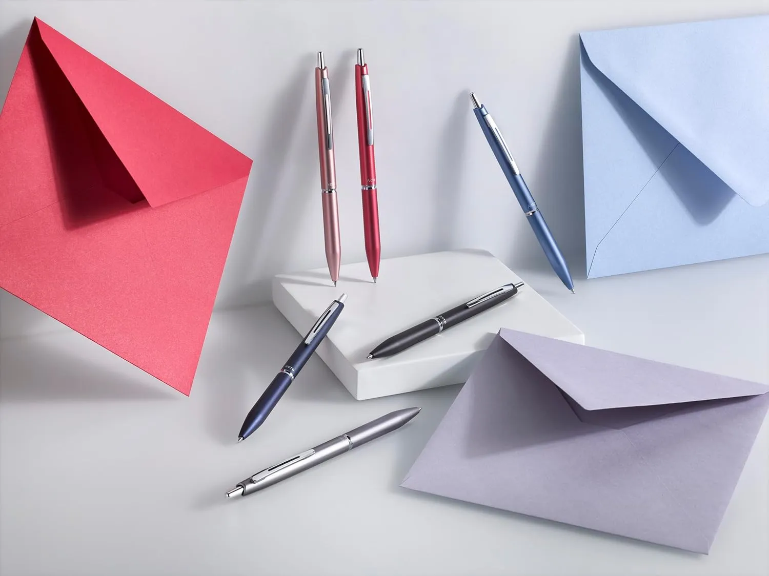 Pilot - Premium Acro 1000 Sky Blue ballpoint pen in gift box - Ultra soft ink for unparalleled writing smoothness - Refillable and retractable ballpoint pen - Black ink - Medium point