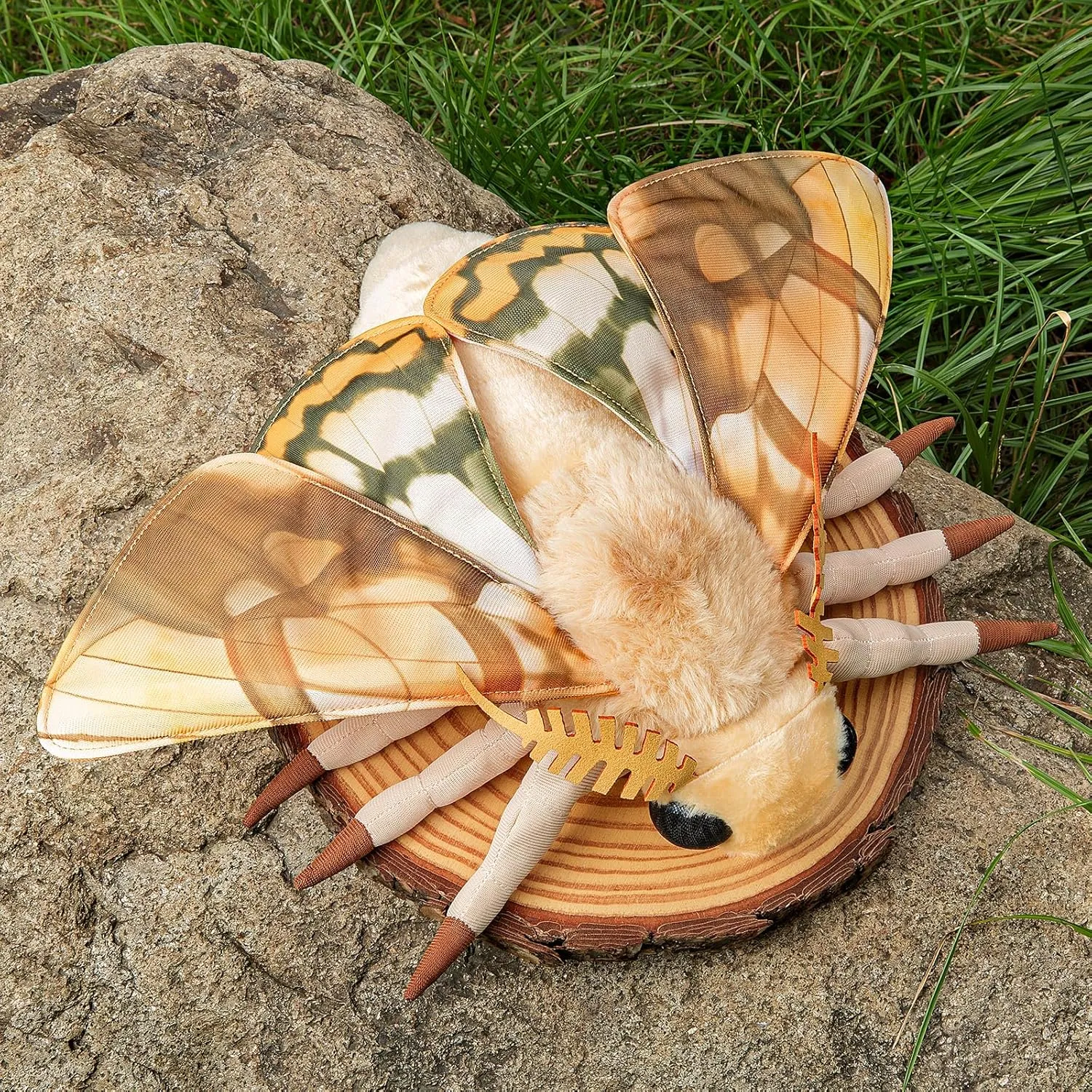 Tiny Heart Simulation Dead Leaf Moth Plush Toy 10.62inch Soft Realistic Dead Leaf Moth Stuffed Animal Plush Toy for Kids Insect Lovers Boys and Girls Toys Home Decoration Brown